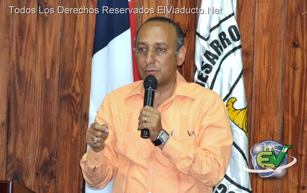 Rafael Santos ofrese palabras como nuevo Presidente de ADEPE
